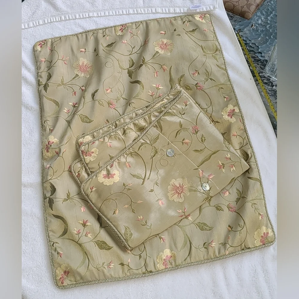 2 Embroidered Pillow‎ Sham Covers Beautiful light Olive green Floral Embroidered